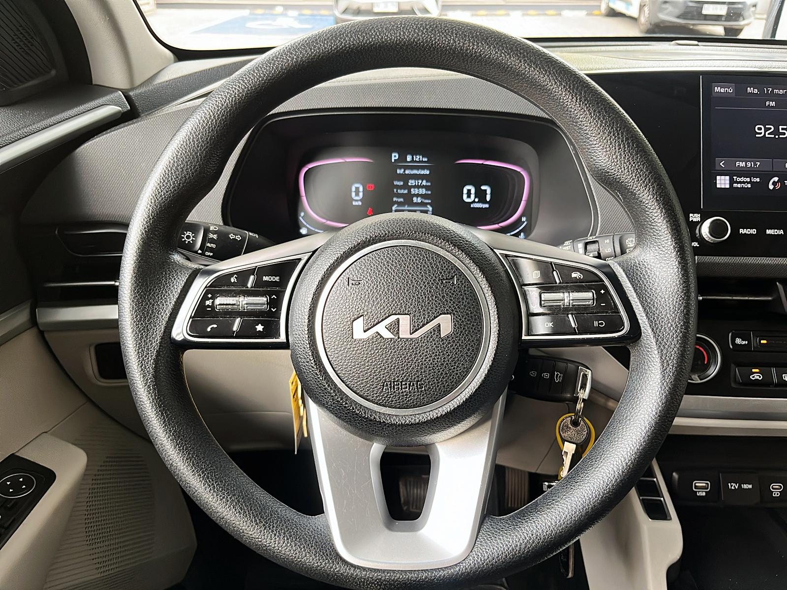 KIA CARENS 2023 - Imagen 11 de 12