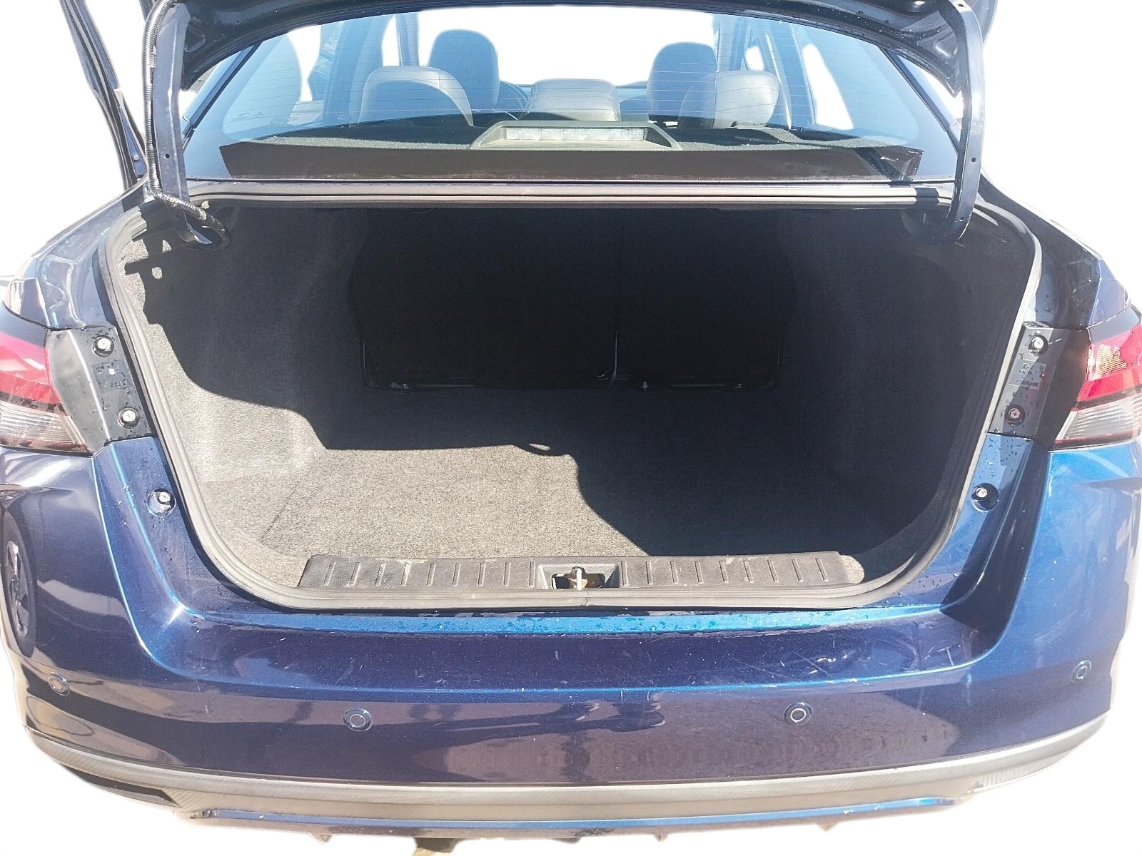 Nissan VERSA 2021 - Imagen 10 de 12