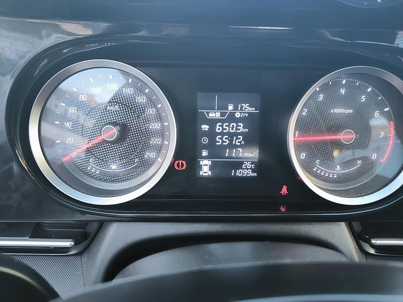 Hyundai ACCENT BN7I 1.5 MT DESIGN 2025 - Imagen 8 de 12