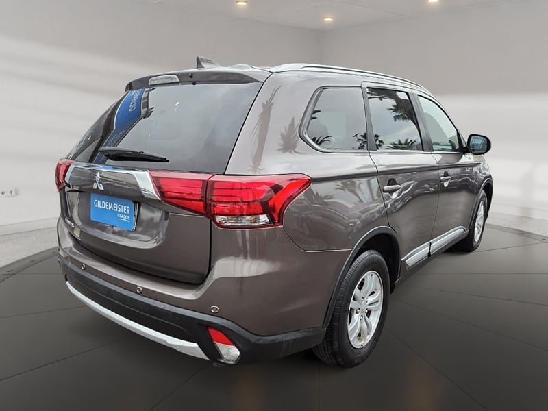 Mitsubishi OUTLANDER 2017 - Imagen 6 de 12