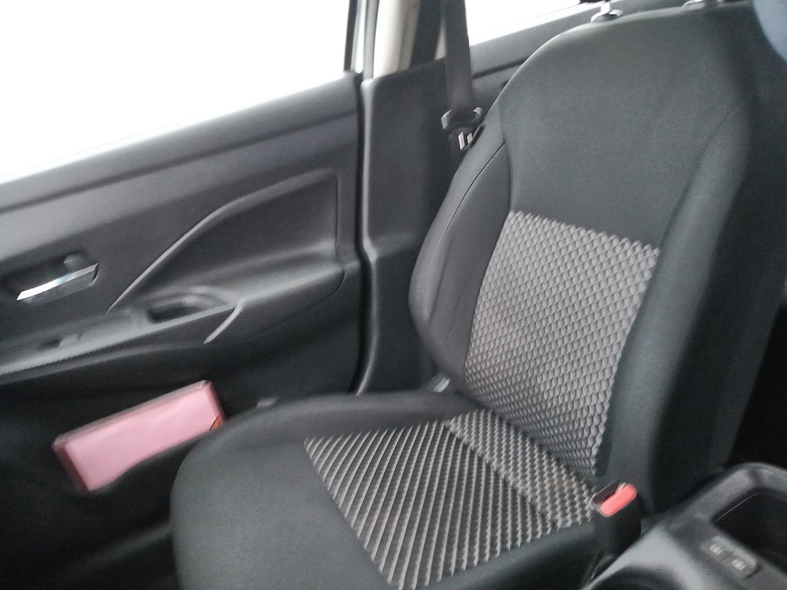 NISSAN VERSA 2023 - Imagen 8 de 12