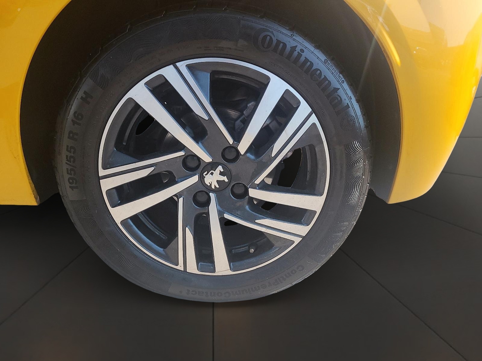 Peugeot 208 2022 - Foto 5 de 12
