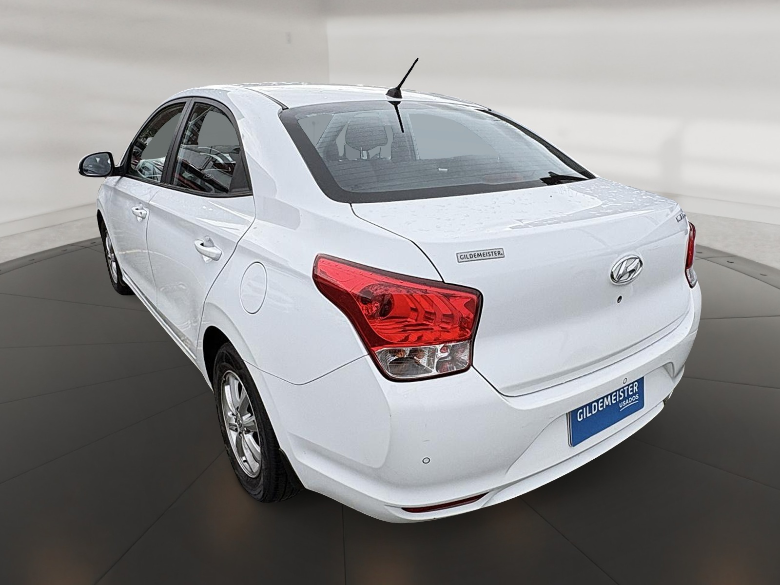 Hyundai VERNA 2022 - Foto 5 de 8