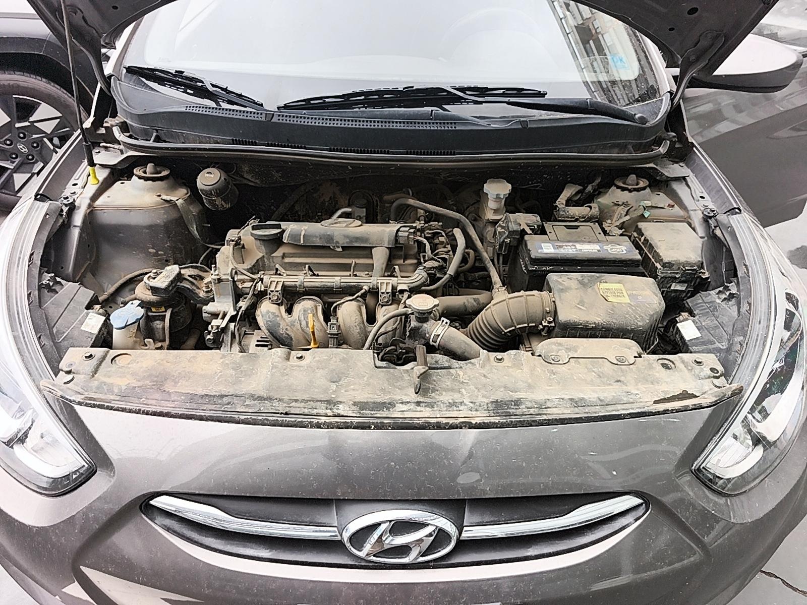 Hyundai ACCENT 2018 - Imagen 8 de 12