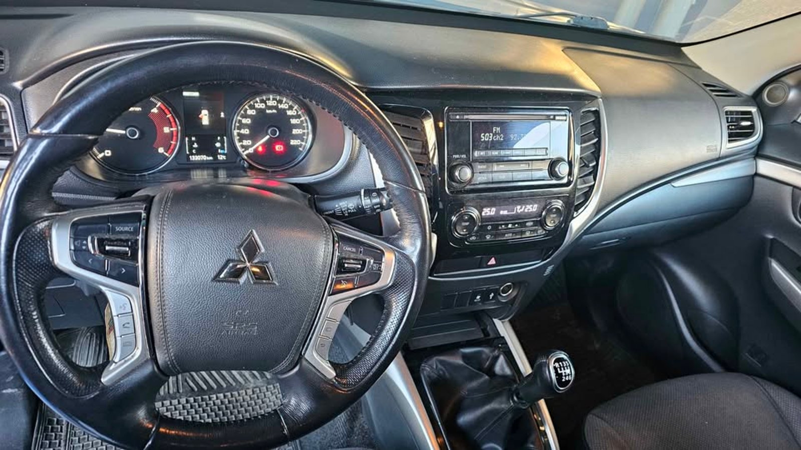 Mitsubishi MONTERO 2018 - Imagen 9 de 11