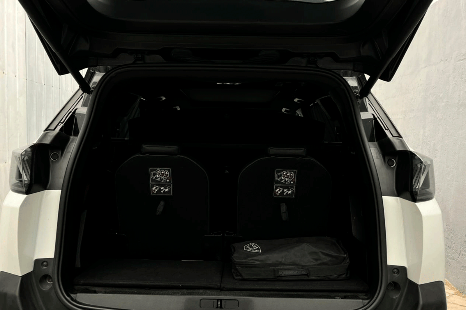 PEUGEOT 5008 BLUEHDI 130 1.5 AUT 2025 - Imagen 11 de 12