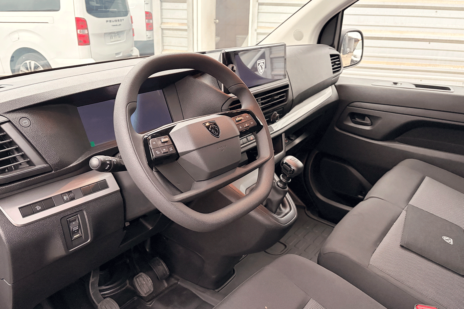 PEUGEOT New EXPERT MCA L3 Diesel 145hp MT 2026 - Imagen 4 de 11
