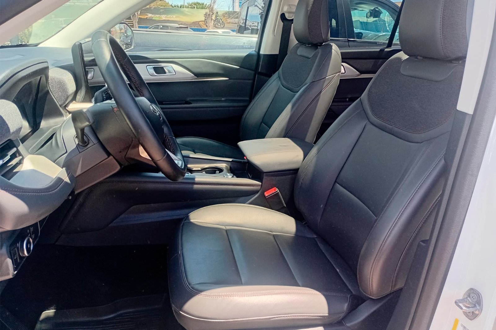 FORD EXPLORER ACTIVE 4X4 2.3 AUT 2025 - Imagen 6 de 12