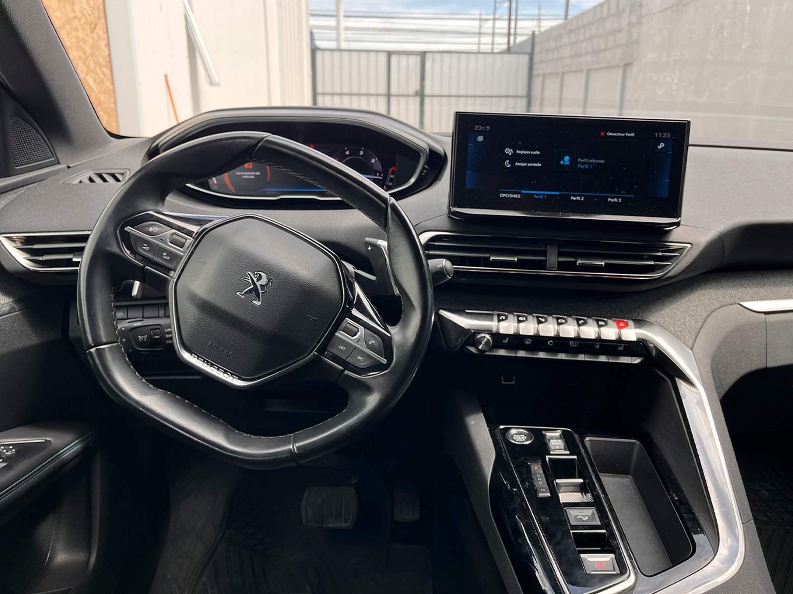 Peugeot 3008 BLUE HDI 130 EAT8 1.5 AUT 2023 - Foto 2 de 12