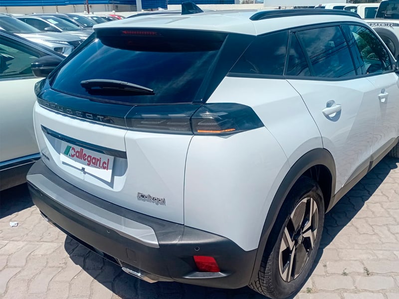 Peugeot 2008 MCA Allure Puretech 130 EAT8 2025 - Imagen 10 de 12