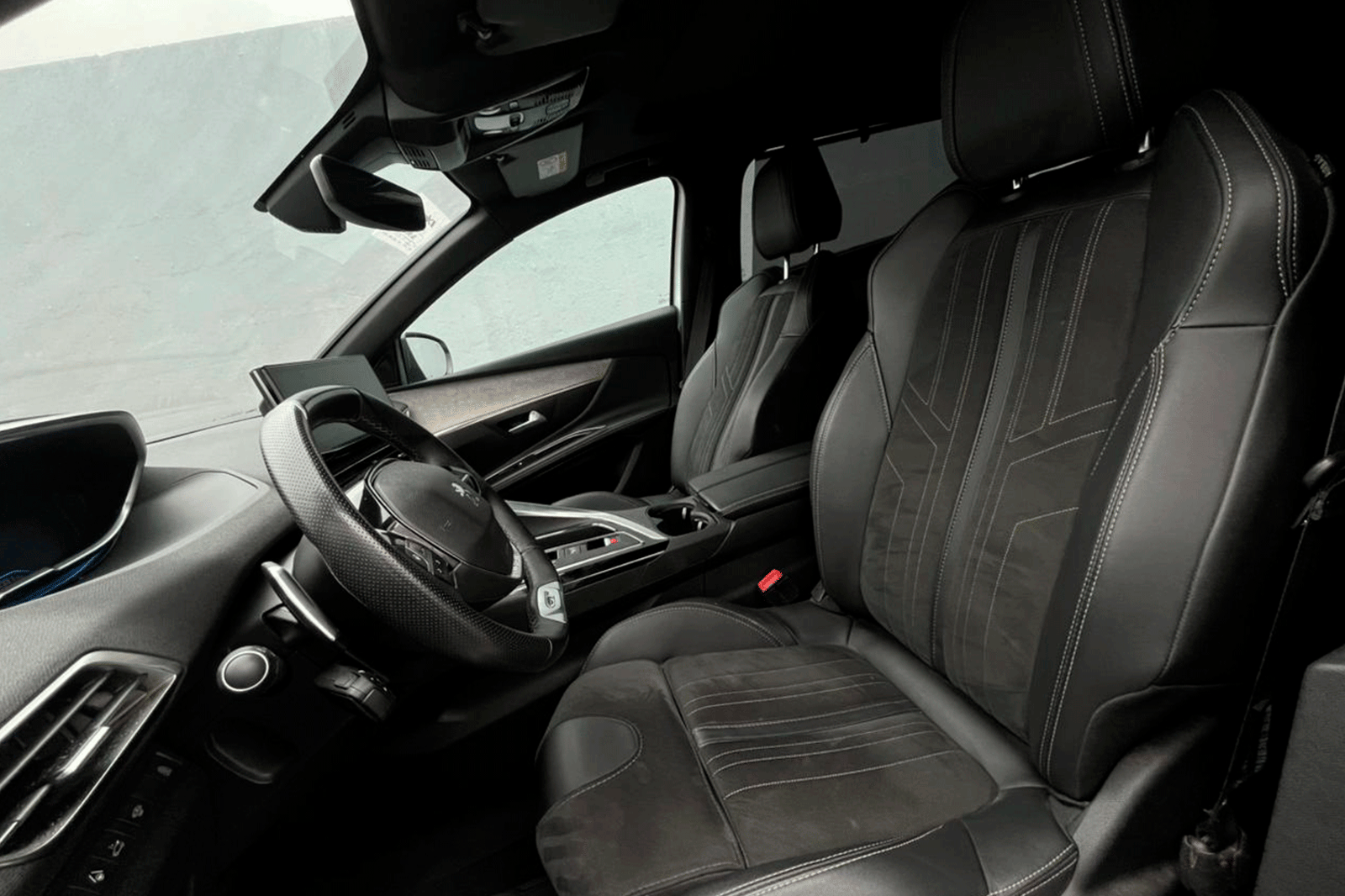 PEUGEOT 5008 BLUEHDI 130 1.5 AUT 2025 - Imagen 6 de 12