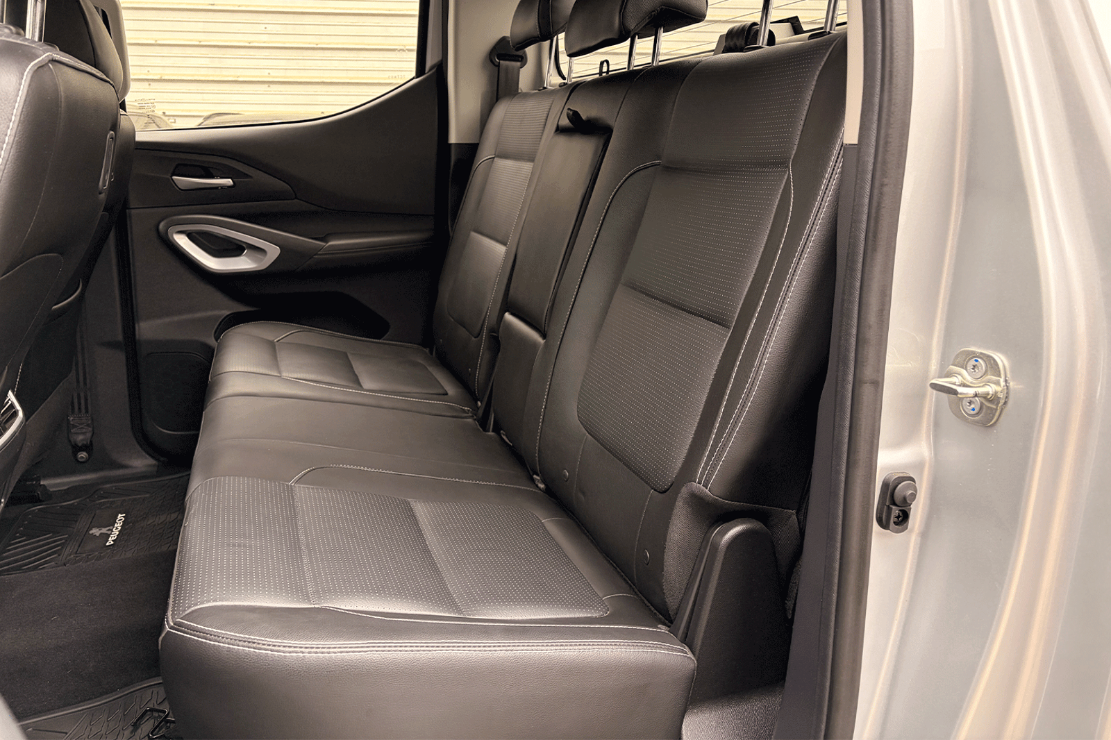 PEUGEOT LANDTREK BLUEHDI 4X4 2.2 AUT 2024 - Imagen 7 de 12