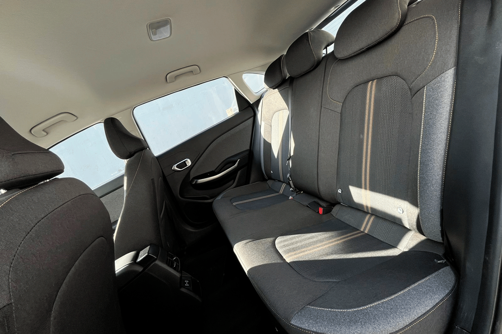 KIA MOTORS K3 CROSS EX 1.6L 6AT 2026 - Imagen 7 de 12