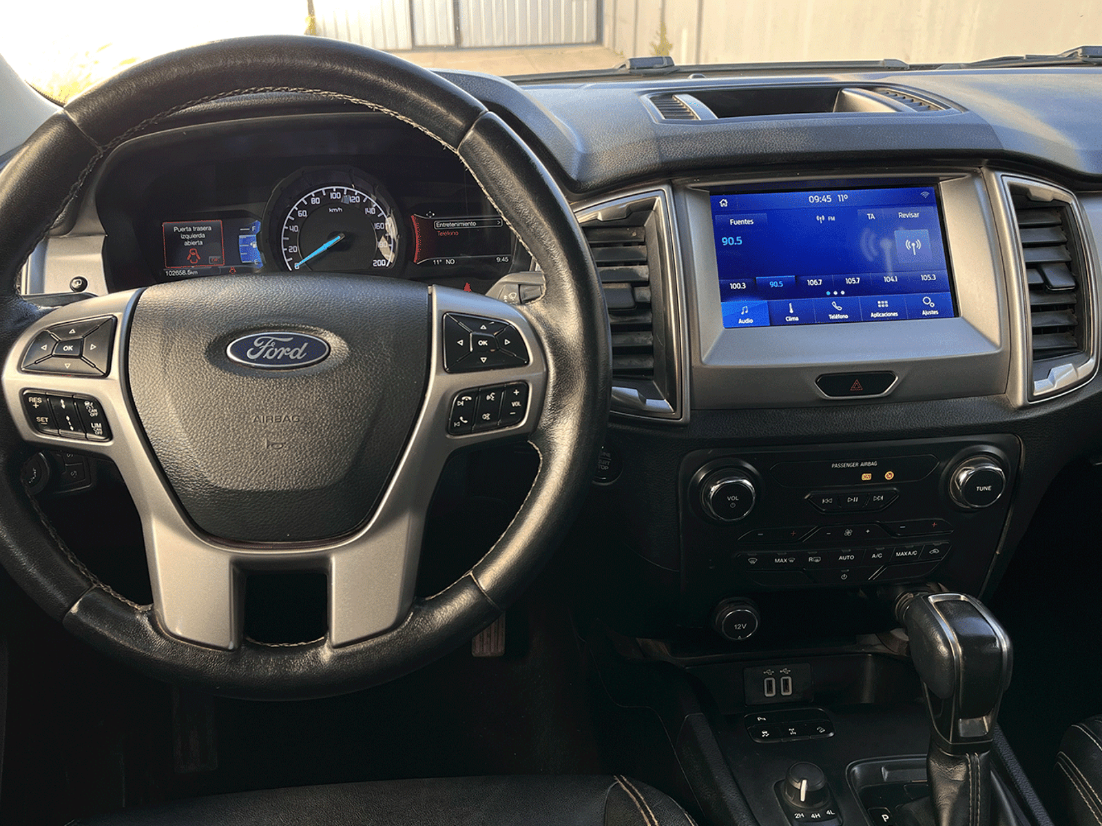 Ford RANGER DCAB 4X4 3.2 AUT 2023 - Foto 2 de 11