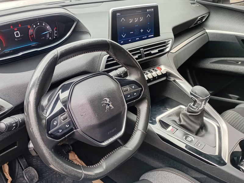 Peugeot 3008 PURETECH 1.2L 2023 - Imagen 7 de 12