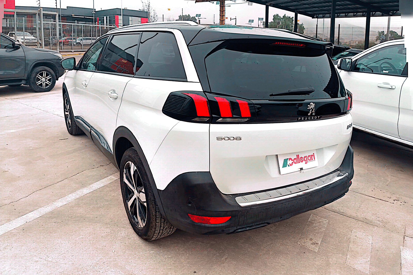 PEUGEOT 5008 BLUEHDI 130 1.5 AUT 2023 - Imagen 9 de 12