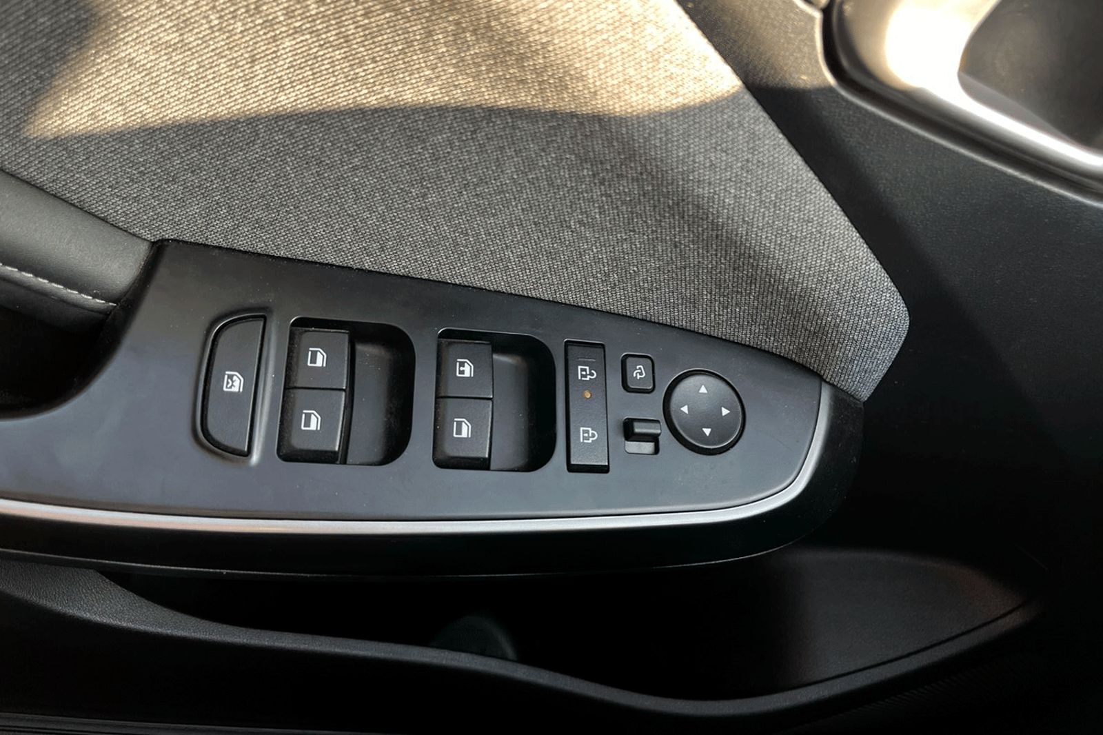 KIA MOTORS K3 CROSS EX 1.6L 6AT 2026 - Imagen 5 de 12
