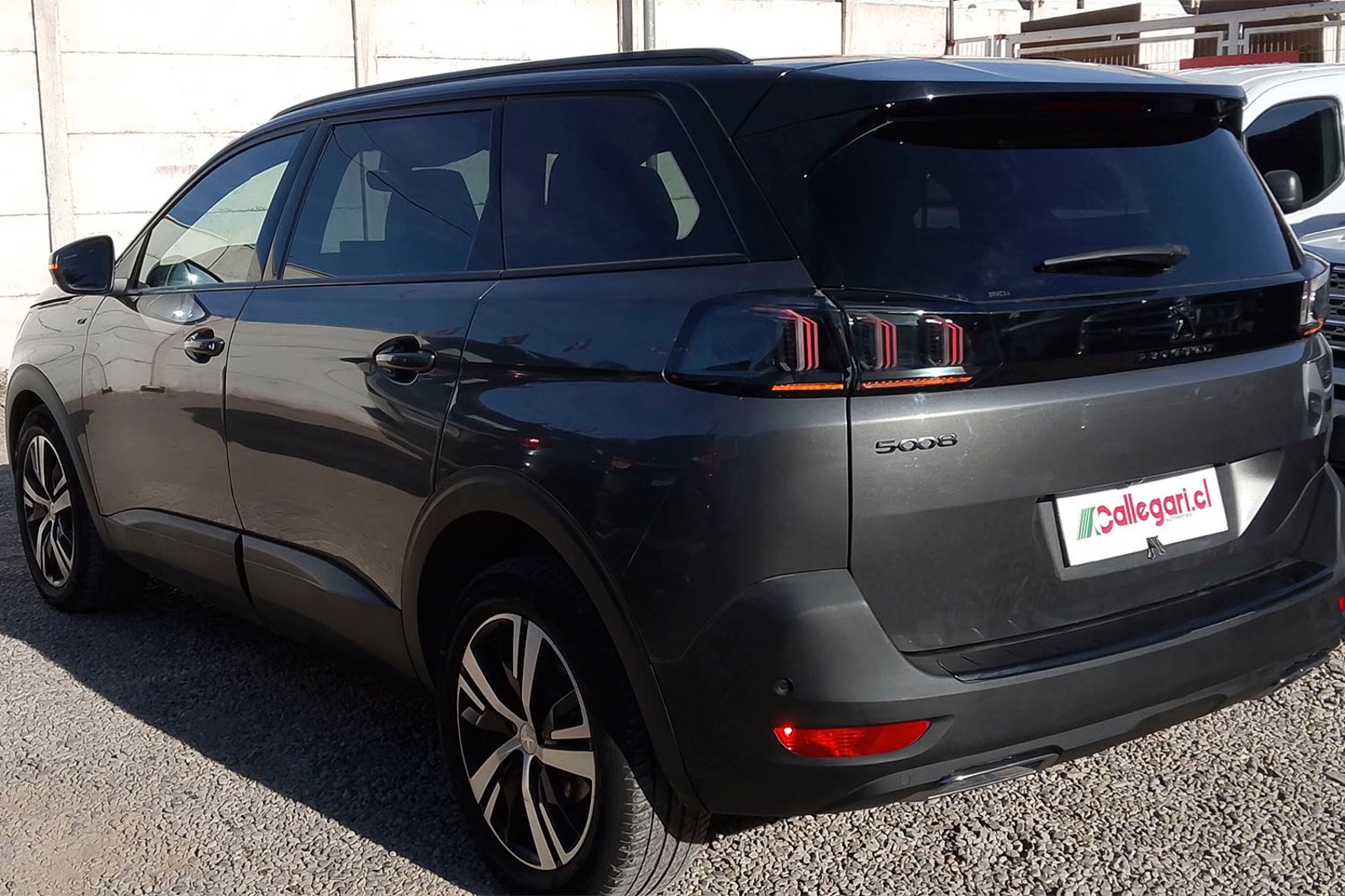 PEUGEOT 5008 PURETECH 180 EAT8 1.6 AUT 2023 - Imagen 10 de 12