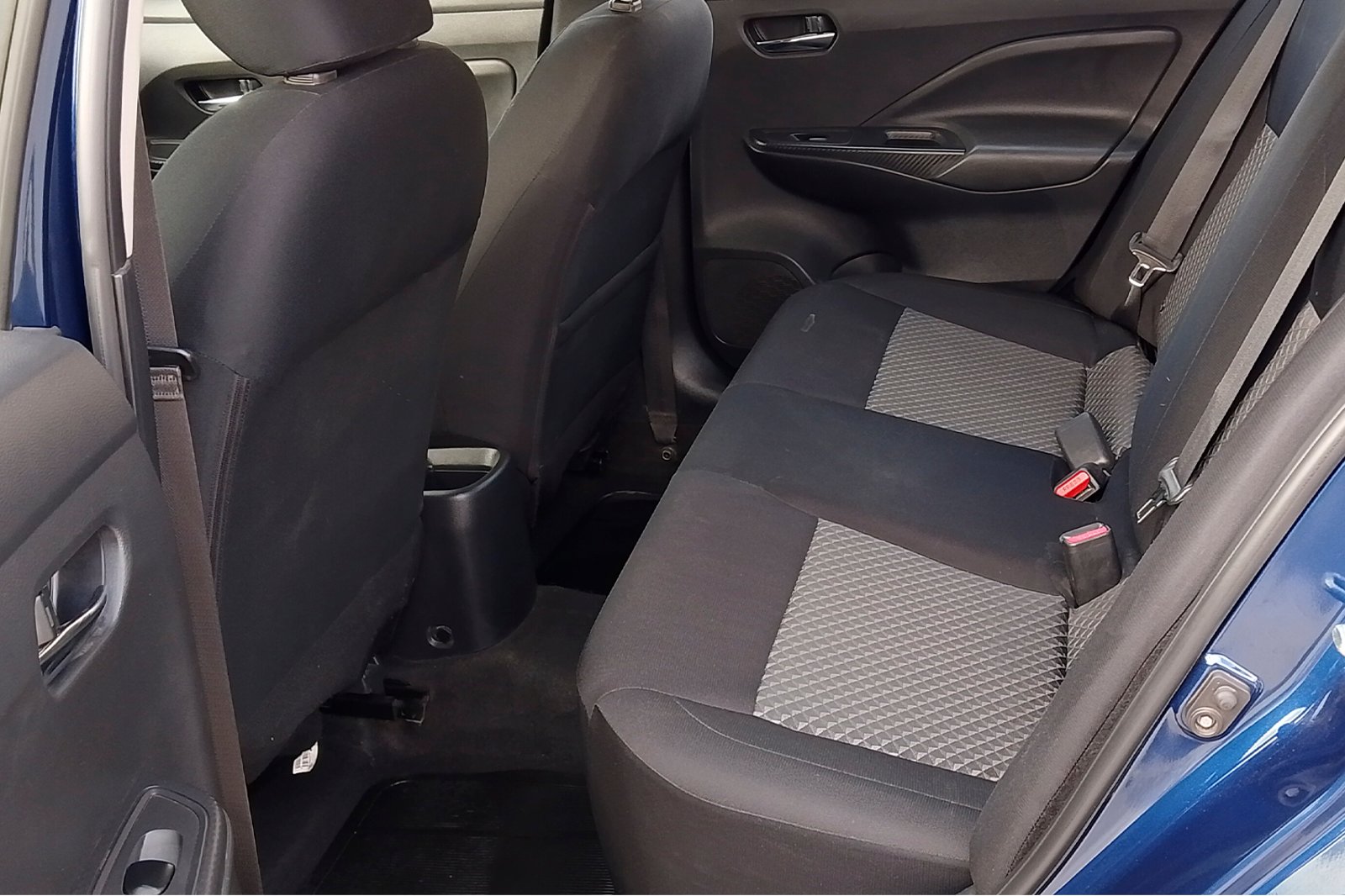 Nissan VERSA MT 1.6 2023 - Imagen 6 de 12