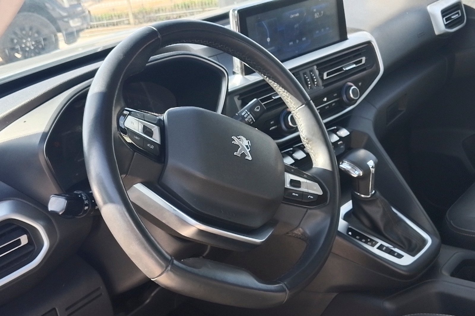PEUGEOT LANDTREK BLUEHDI 4X4 2.2 AUT 2024 - Imagen 4 de 12