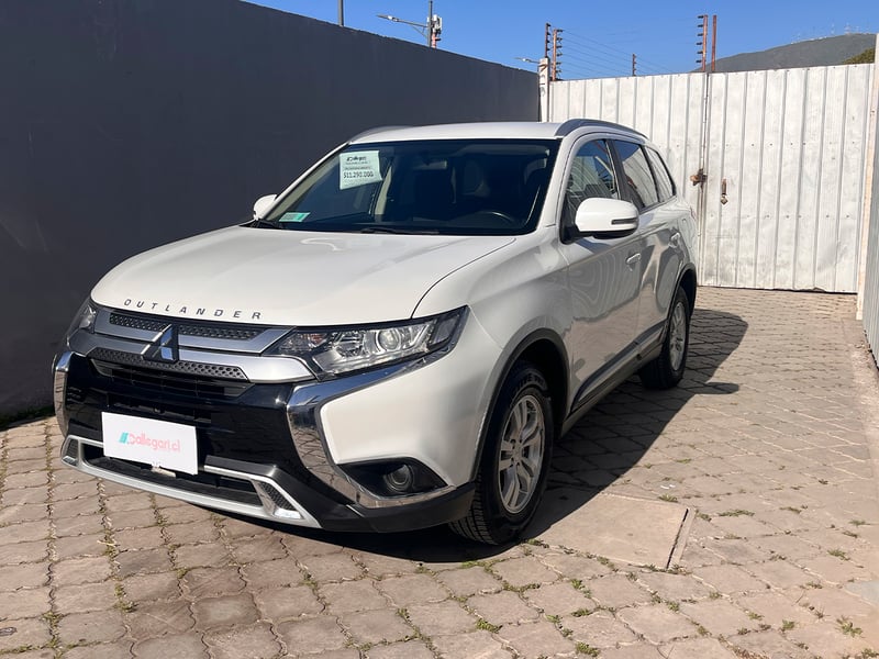 Mitsubishi OUTLANDER 2.0 2021 - Imagen 10 de 12