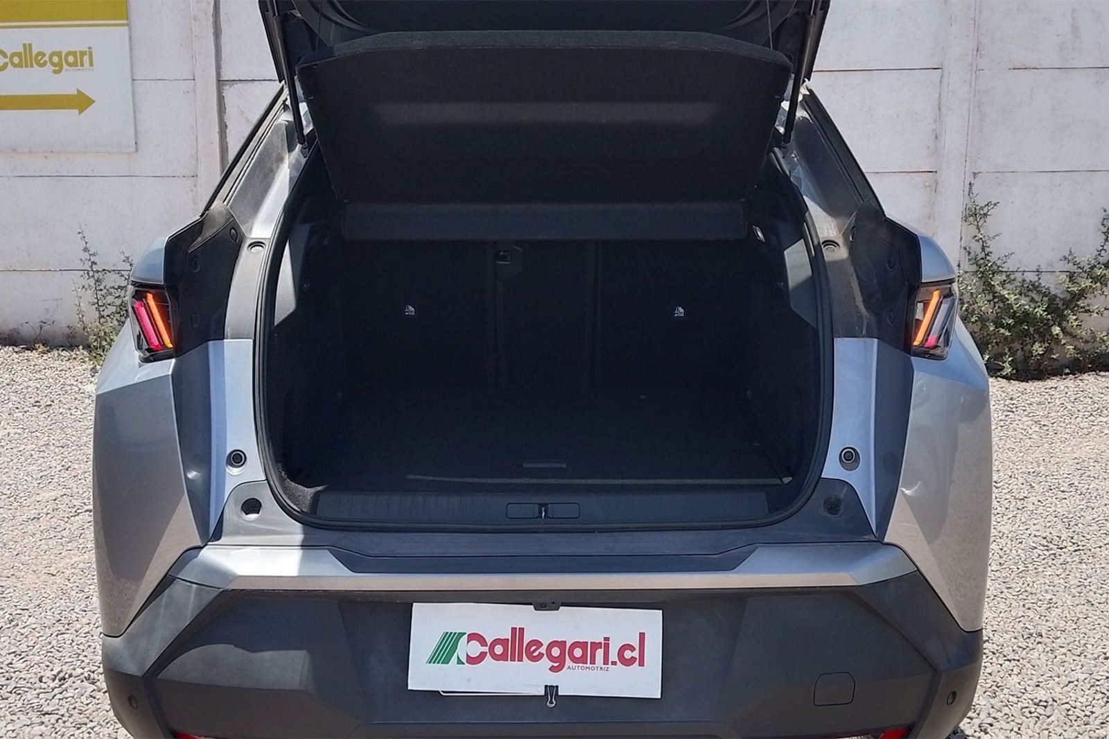 PEUGEOT New 3008 PREMIERE MHEV 136 eDCT6 2025 - Imagen 10 de 12