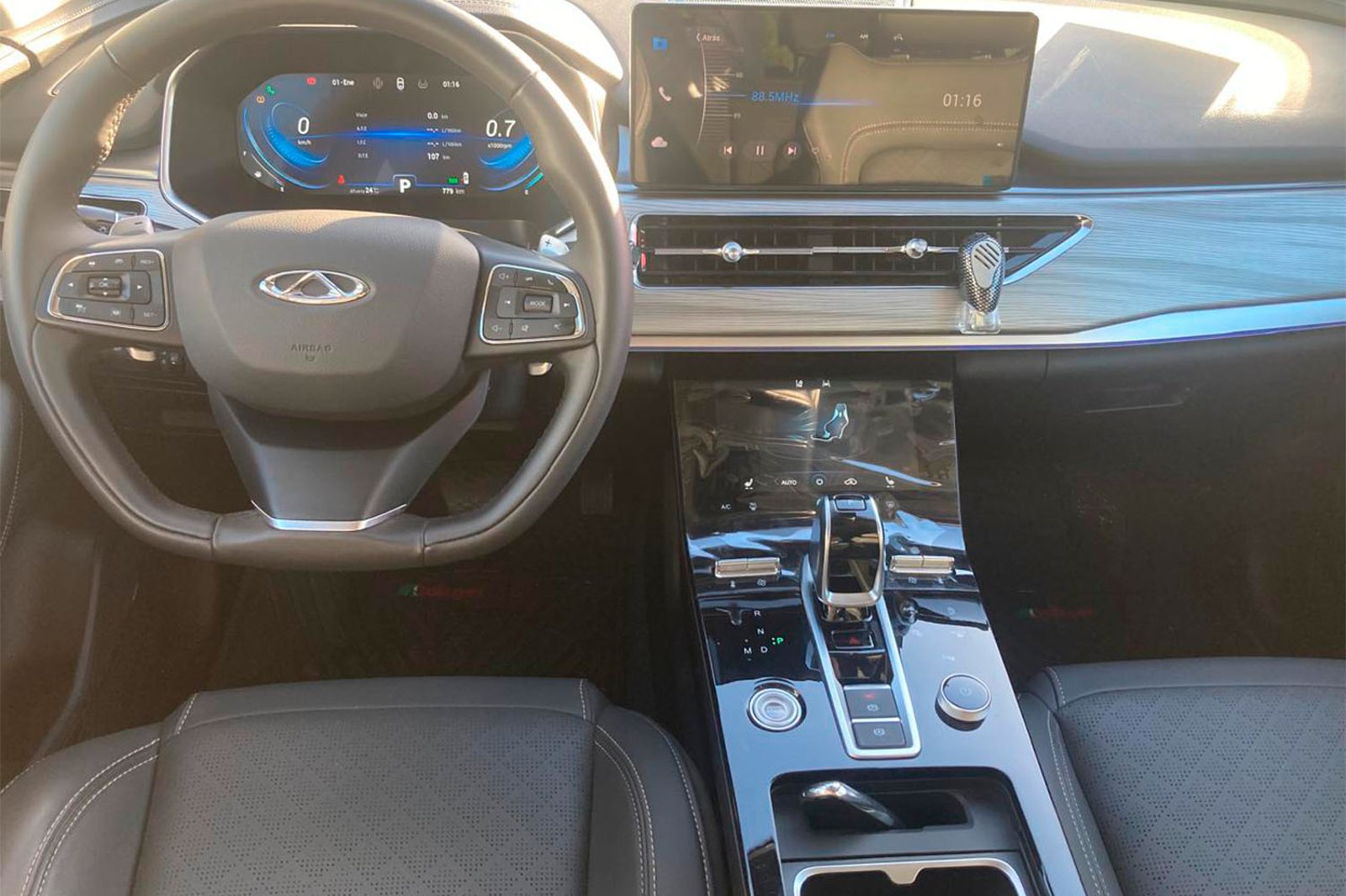 CHERY TIGGO 8 PRO GLX DCT 1.6 AUT 2023 - Imagen 4 de 12