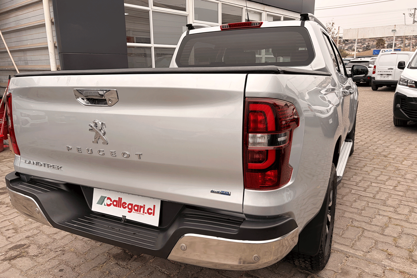 PEUGEOT LANDTREK BLUEHDI 4X4 2.2 AUT 2024 - Imagen 8 de 12