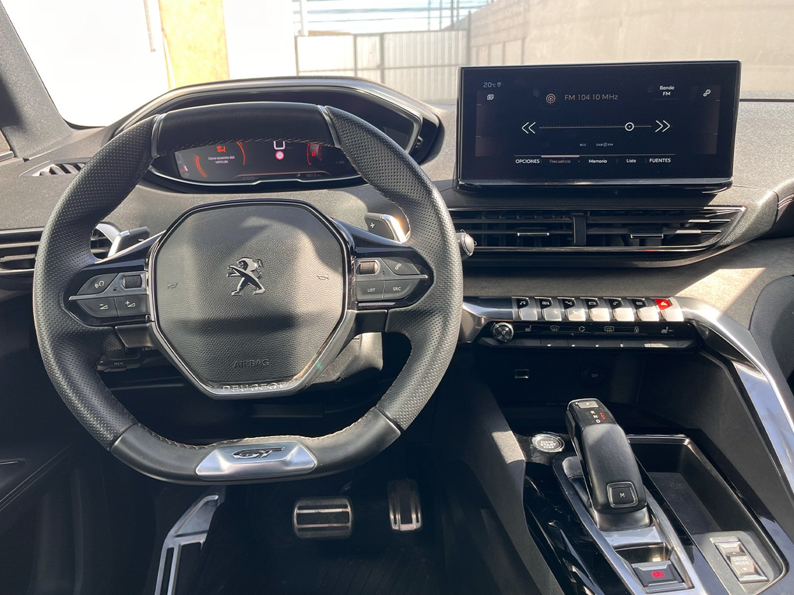 Peugeot 5008 BLUEHDI 130 1.5 AUT 2023 - Foto 2 de 12
