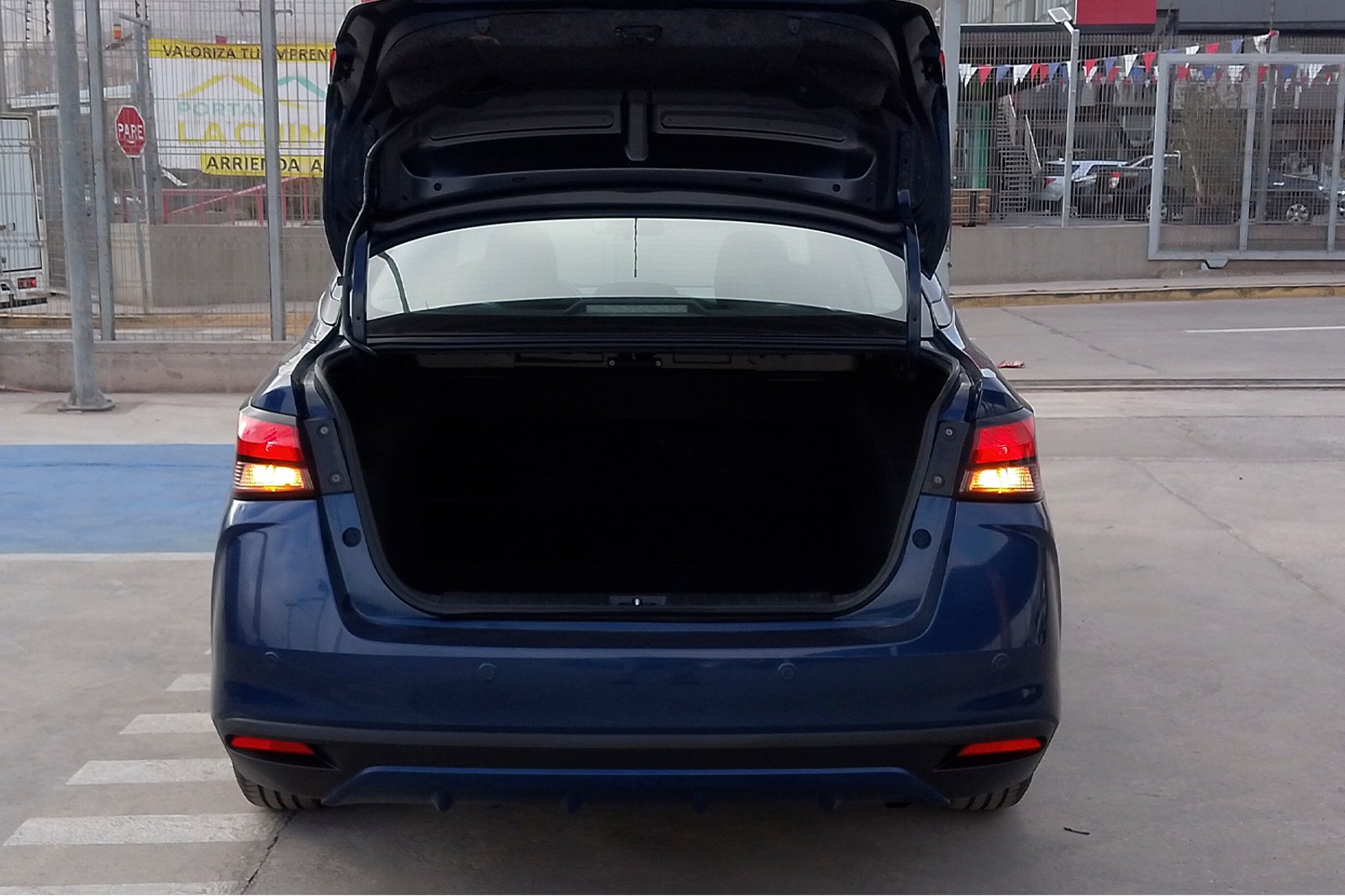 Nissan VERSA MT 1.6 2023 - Imagen 12 de 12