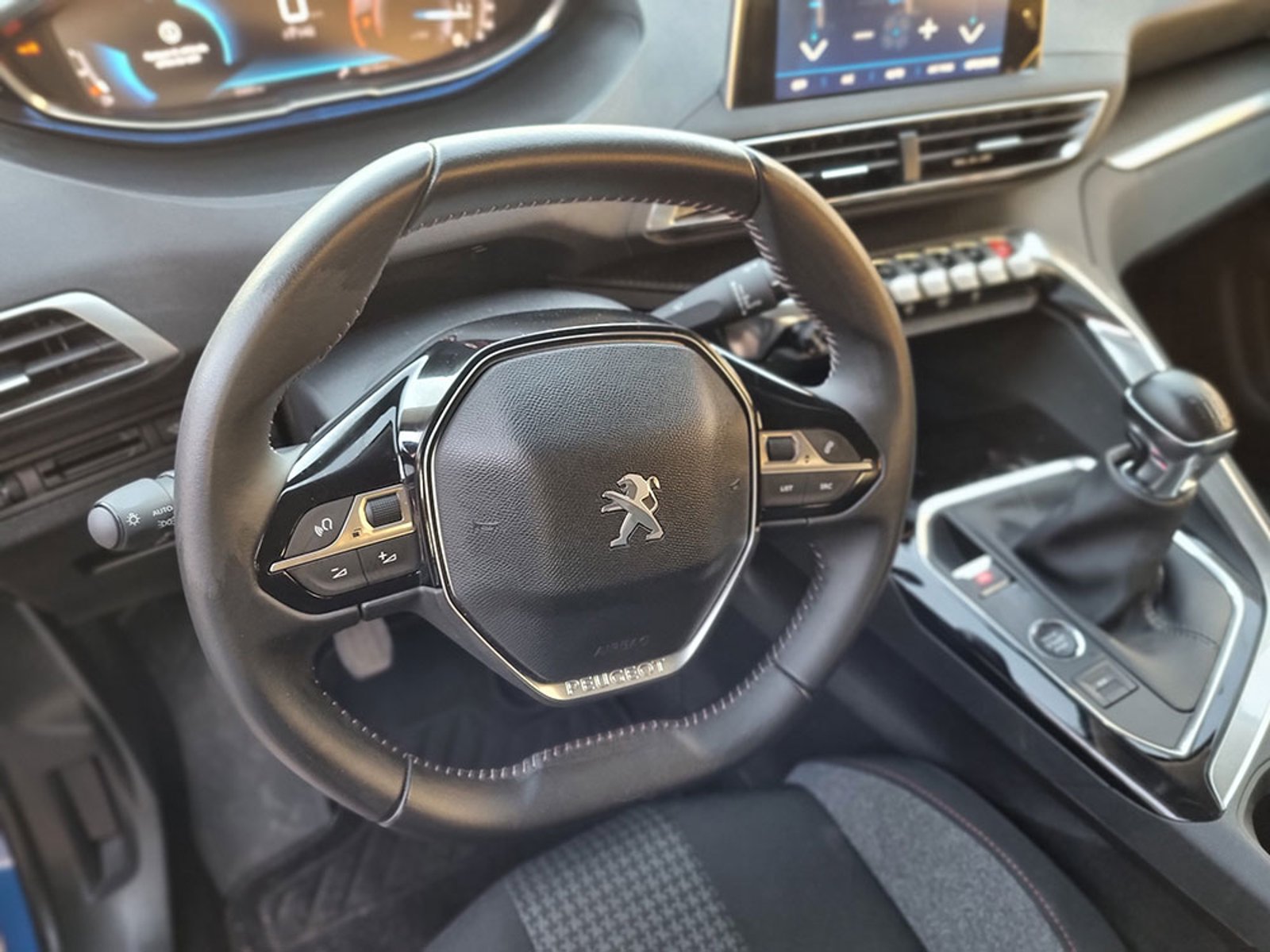 PEUGEOT NUEVO 3008 ACTIVE PACK PURETECH 130 2023 - Imagen 7 de 12