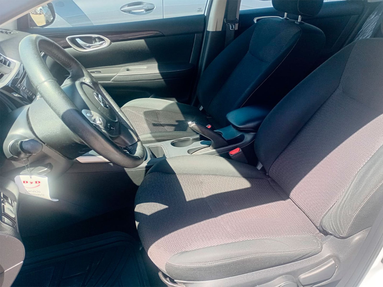 Nissan SENTRA 1.8 AT 2020 - Foto 3 de 12