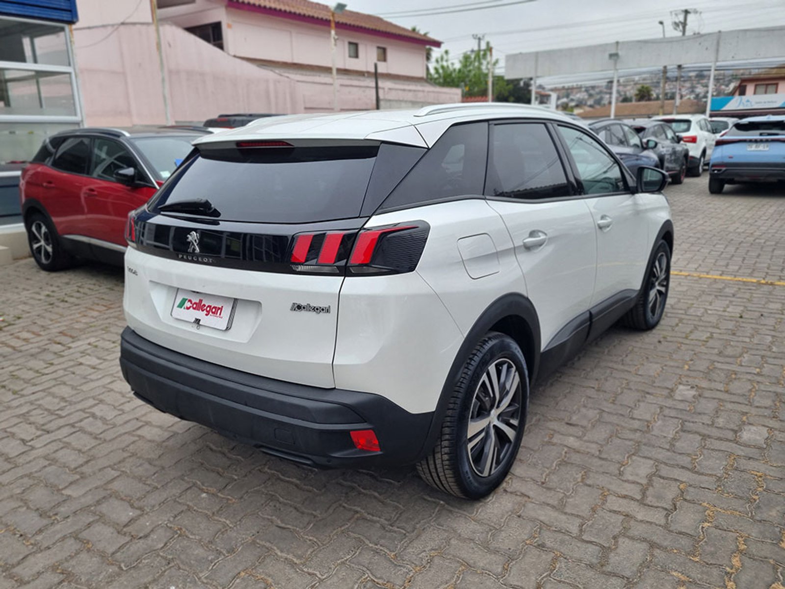 PEUGEOT Nuevo 3008 Active Pack Puretech 130 2024 - Imagen 9 de 12