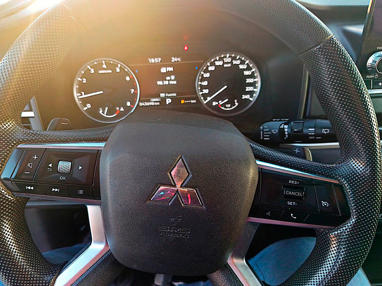 Mitsubishi OUTLANDER GL 2.5 AUT 2023 - Foto 2 de 12