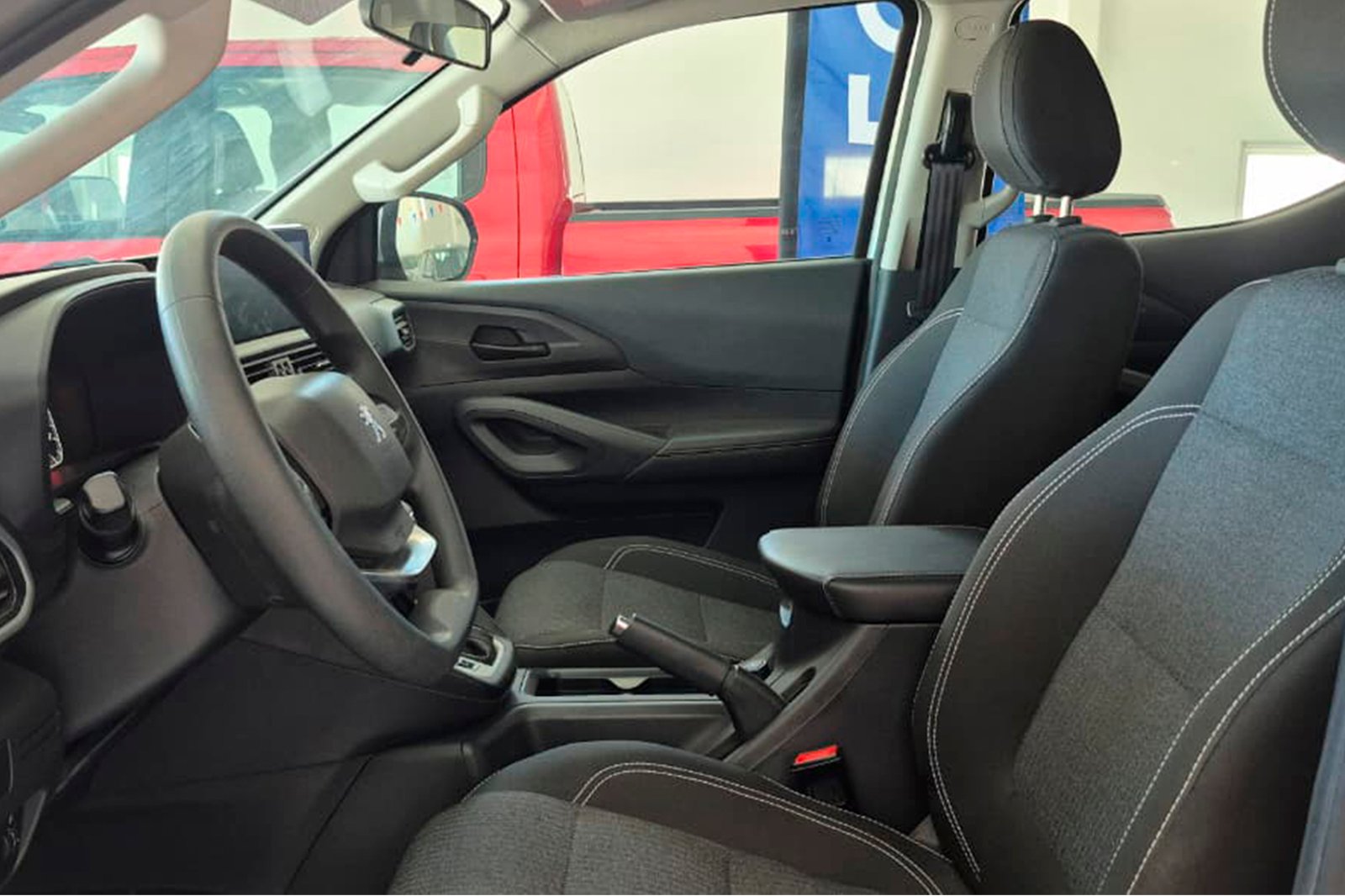 PEUGEOT LANDTREK BLUEHDI 4X4 2.2 AUT 2025 - Imagen 5 de 10