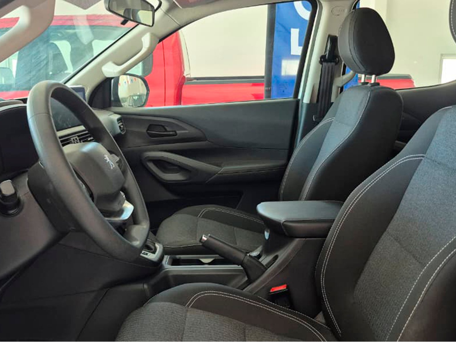 Peugeot LANDTREK BLUEHDI 4X4 2.2 AUT 2025 - Foto 5 de 10