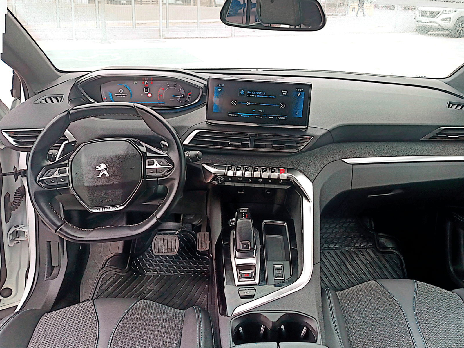Peugeot 5008 BLUEHDI 130 1.5 AUT 2023 - Foto 3 de 12