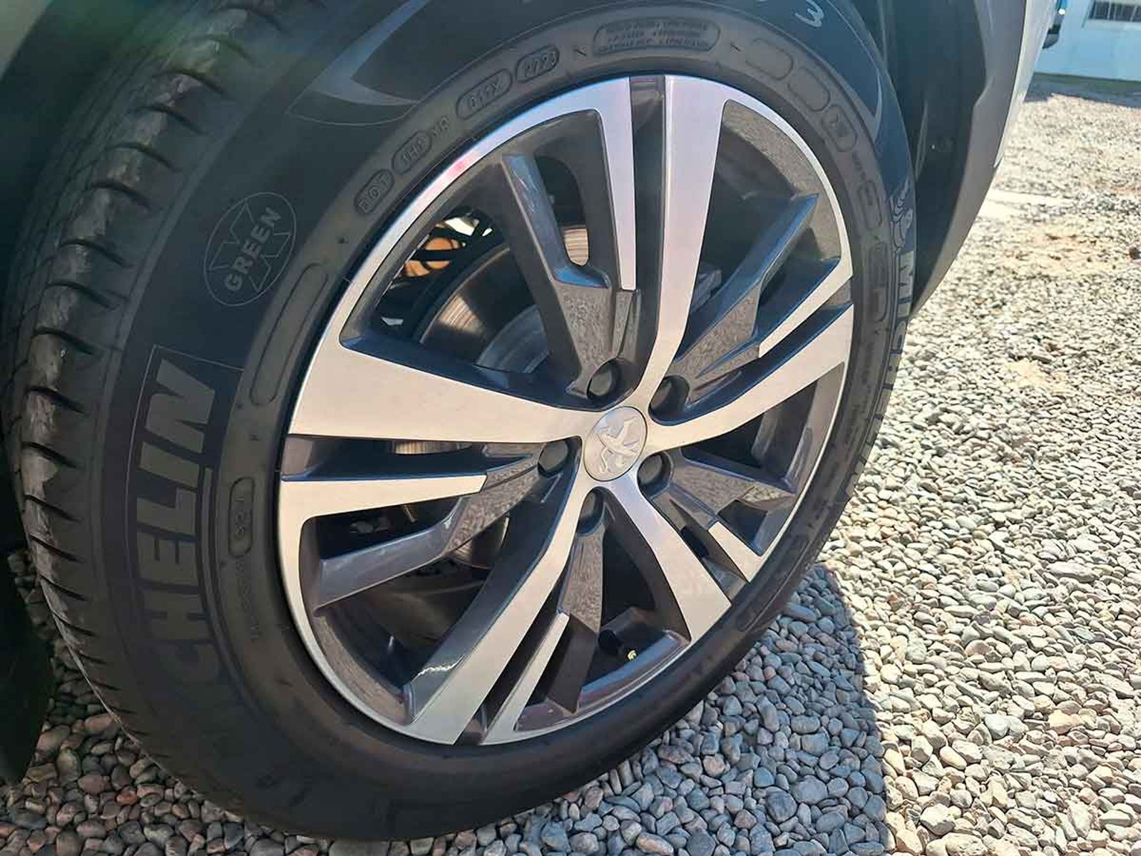 PEUGEOT Nuevo 3008 Active Pack Puretech 130 2025 - Imagen 8 de 11