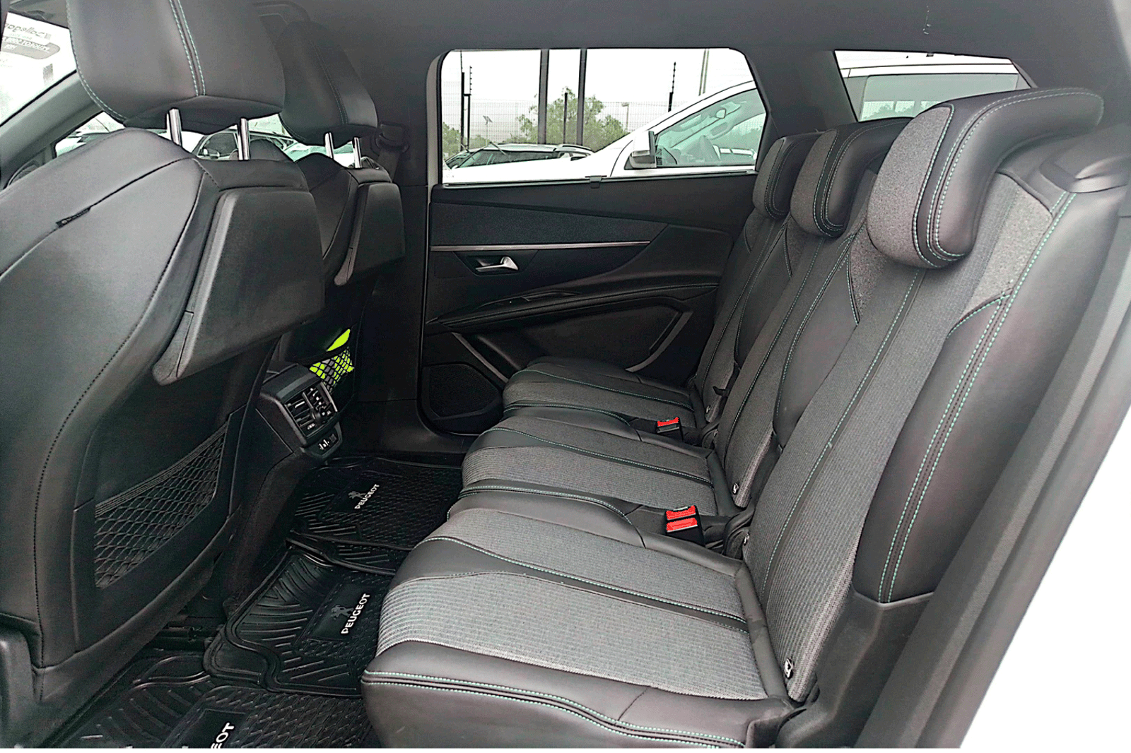 PEUGEOT 5008 BLUEHDI 130 1.5 AUT 2023 - Imagen 6 de 12