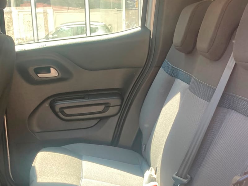 Citroën C3 PURETECH 4X2 1.2 2024 - Imagen 8 de 12