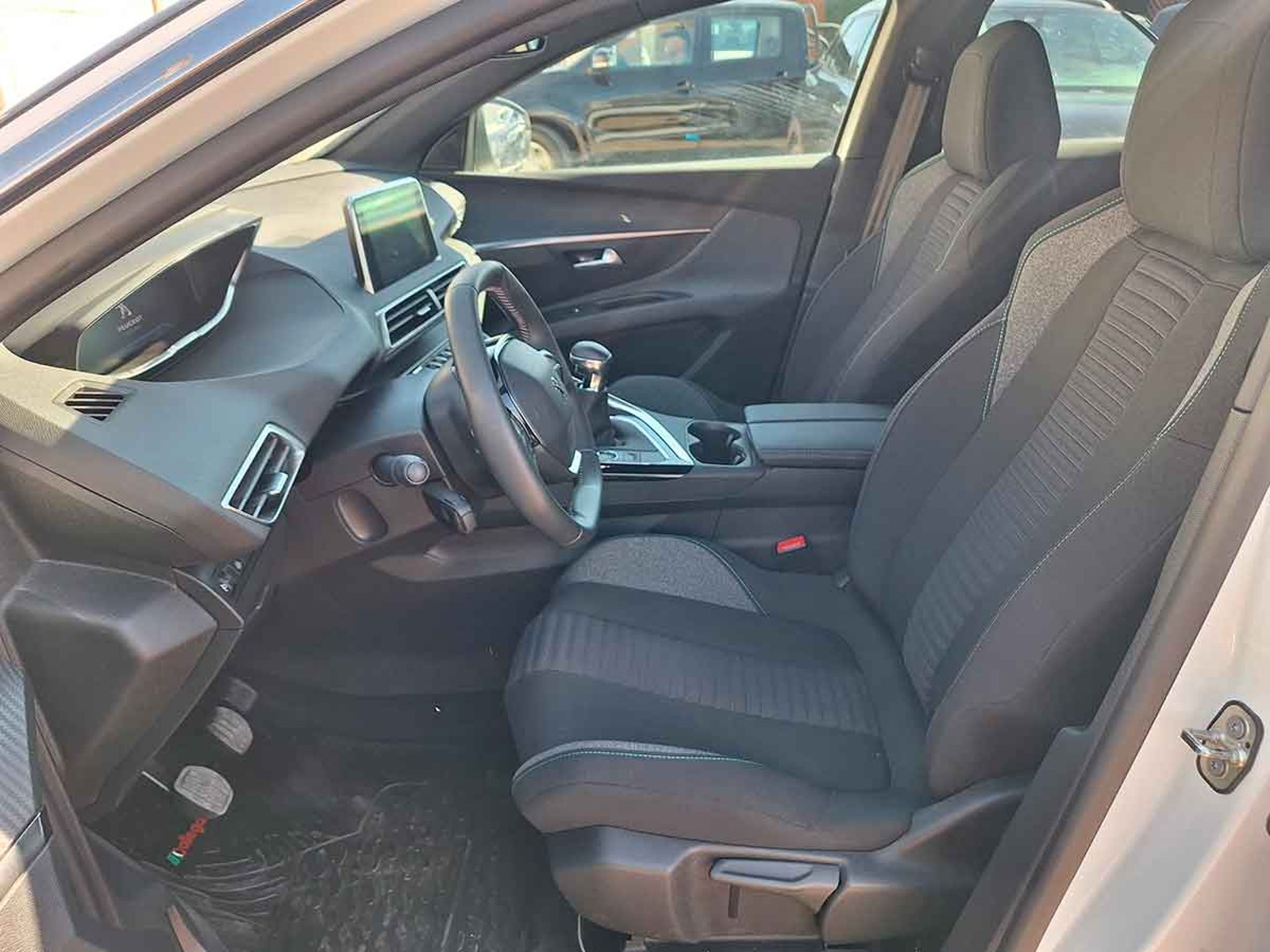 Peugeot Nuevo 3008 Active Pack Puretech 130 2025 - Foto 4 de 11