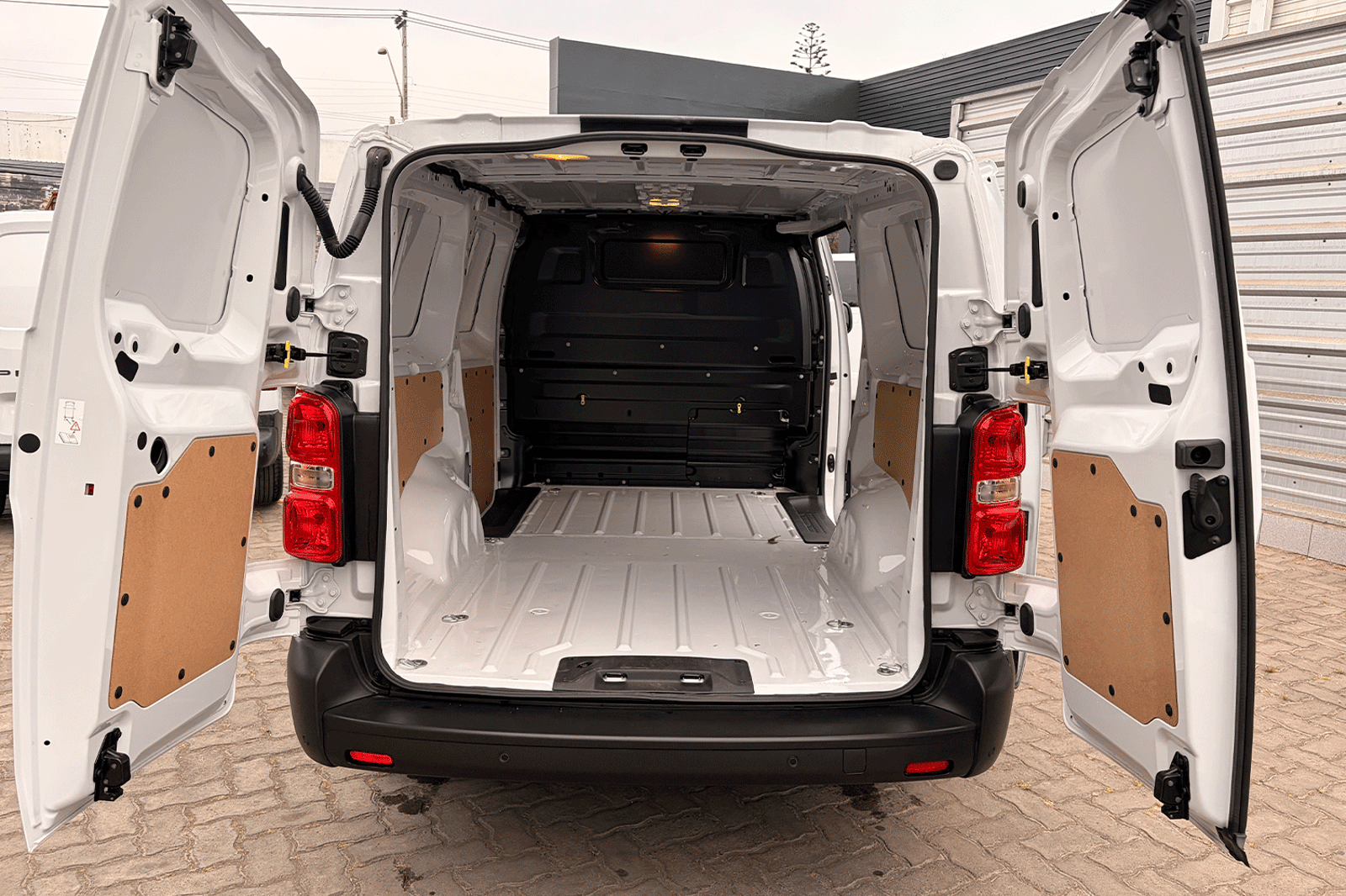 PEUGEOT New EXPERT MCA L3 Diesel 145hp MT 2026 - Imagen 9 de 11