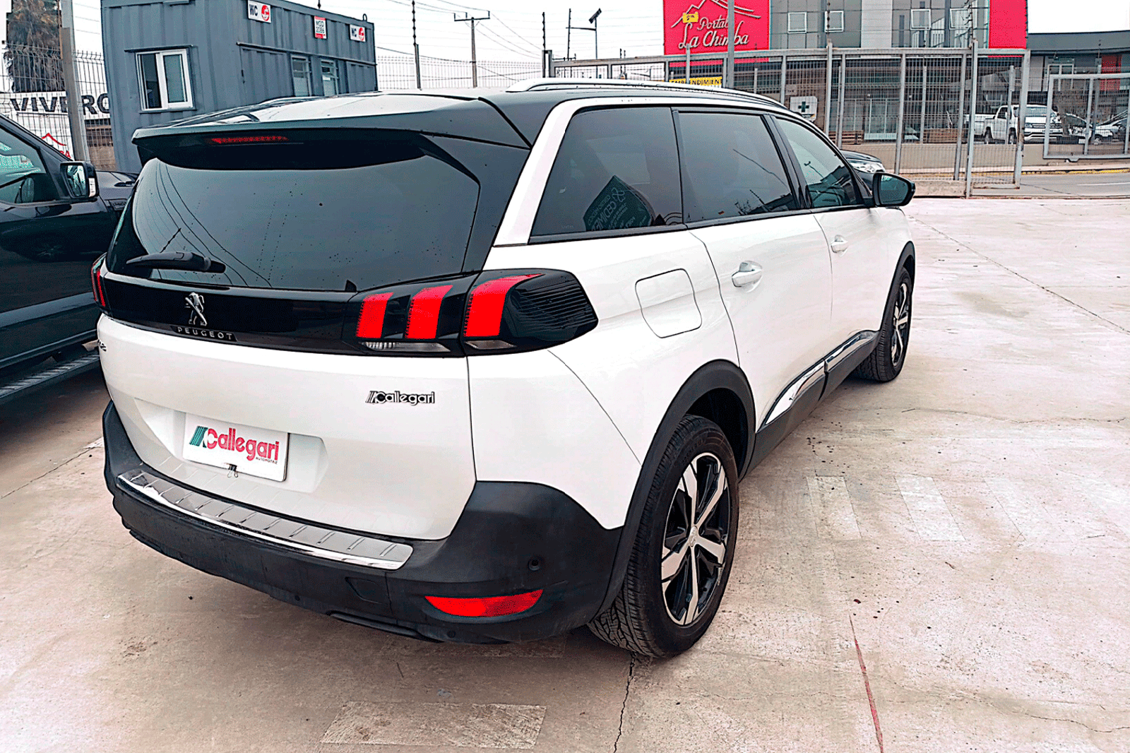 PEUGEOT 5008 BLUEHDI 130 1.5 AUT 2023 - Imagen 10 de 12