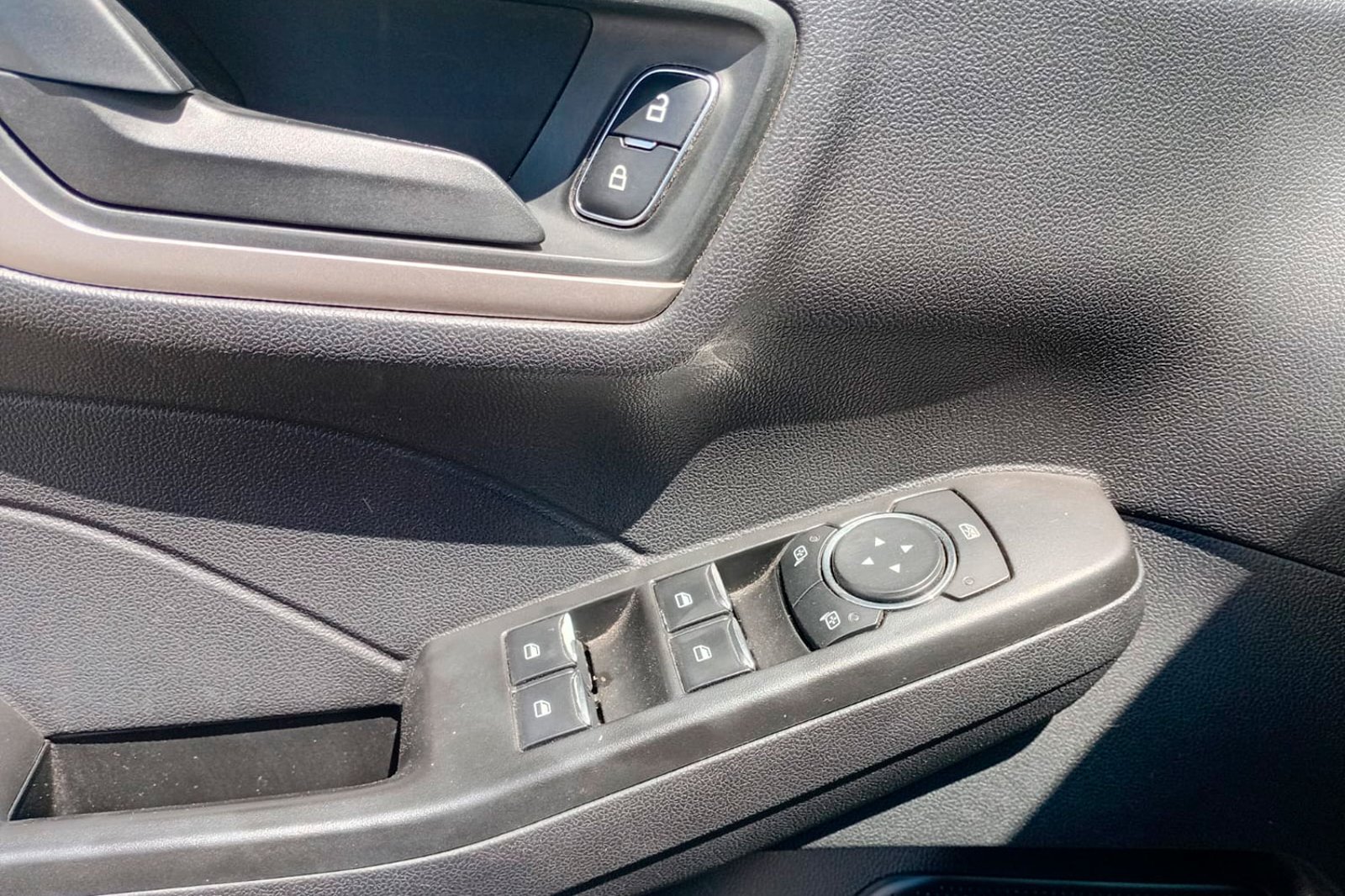 FORD ESCAPE FHEV 2.5 AUT 2023 - Imagen 5 de 11