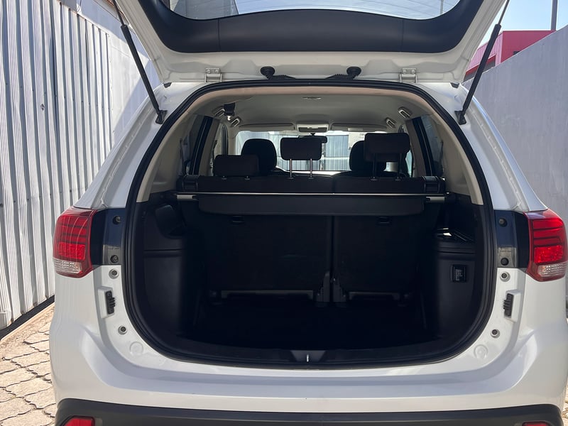 Mitsubishi OUTLANDER 2.0 2021 - Imagen 12 de 12