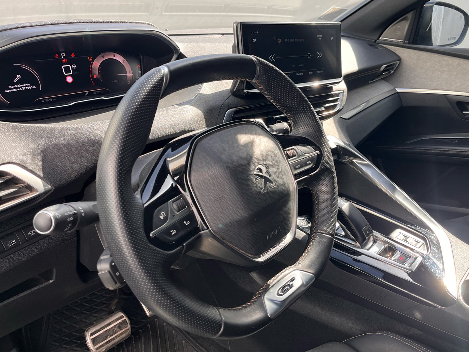 Peugeot 5008 BLUEHDI 130 1.5 AUT 2023 - Foto 3 de 12