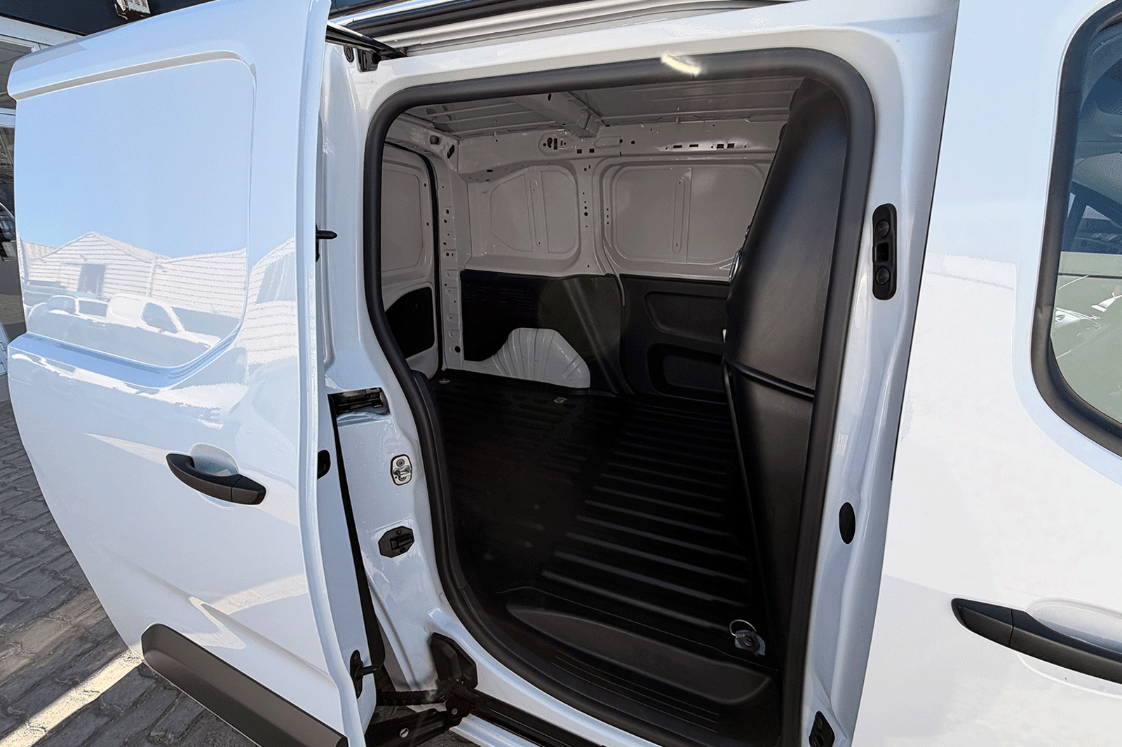 OPEL COMBO MCA 1.5 TD 2025 - Imagen 8 de 11