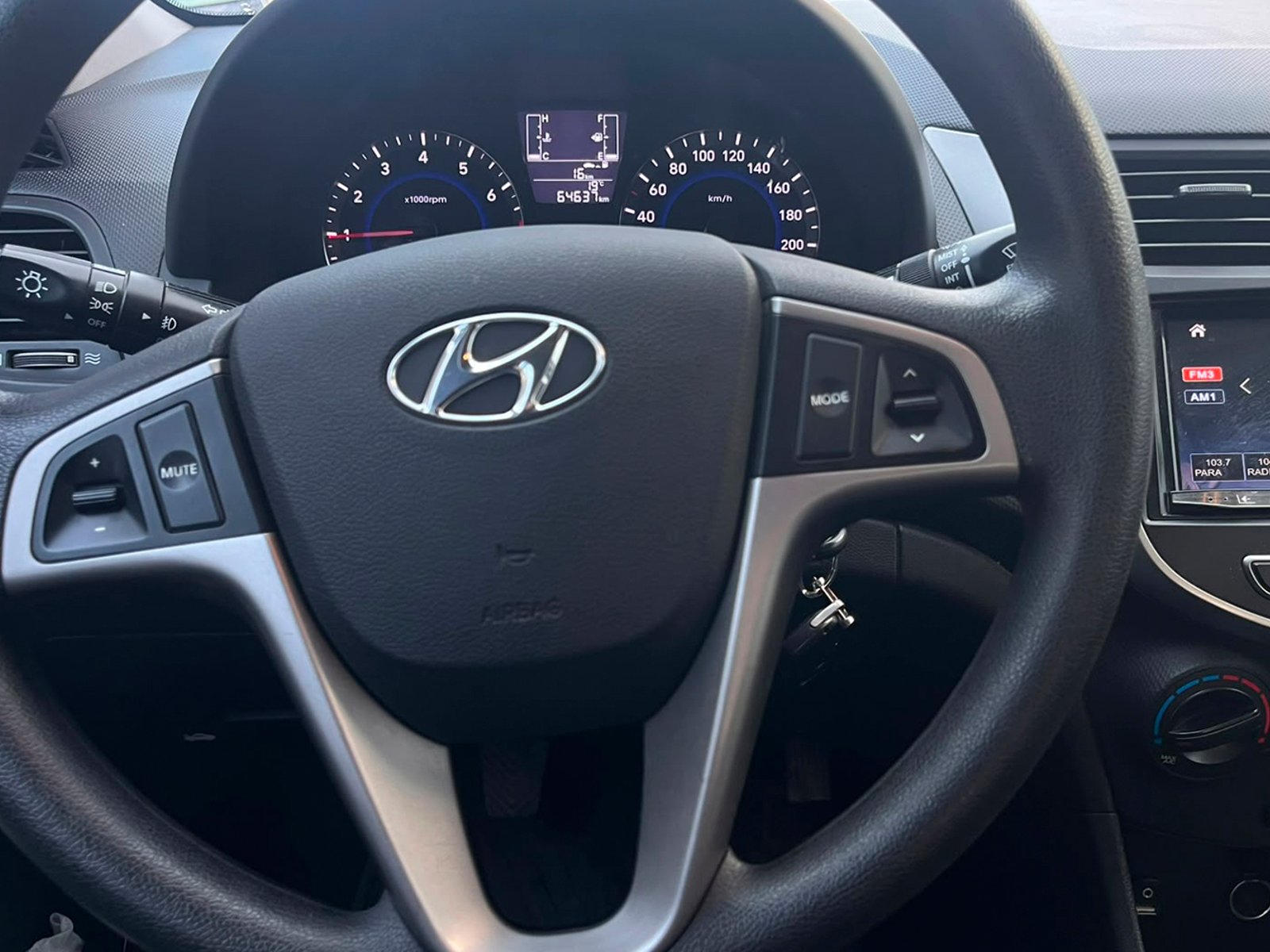 Hyundai ACCENT RB 1.4 2020 - Foto 4 de 12