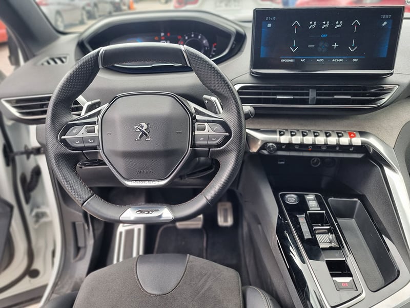 Peugeot 3008 GT Black Pack Puretech 180 EAT8 2025 - Imagen 3 de 12