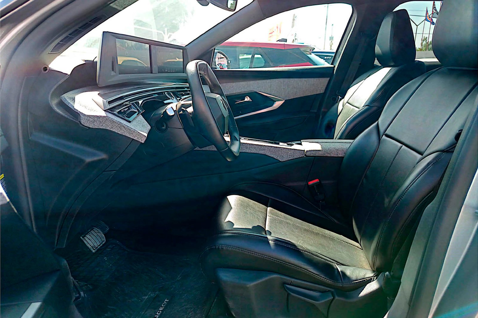 PEUGEOT 3008 ALLURE 1.2 AUT 2025 - Imagen 8 de 12